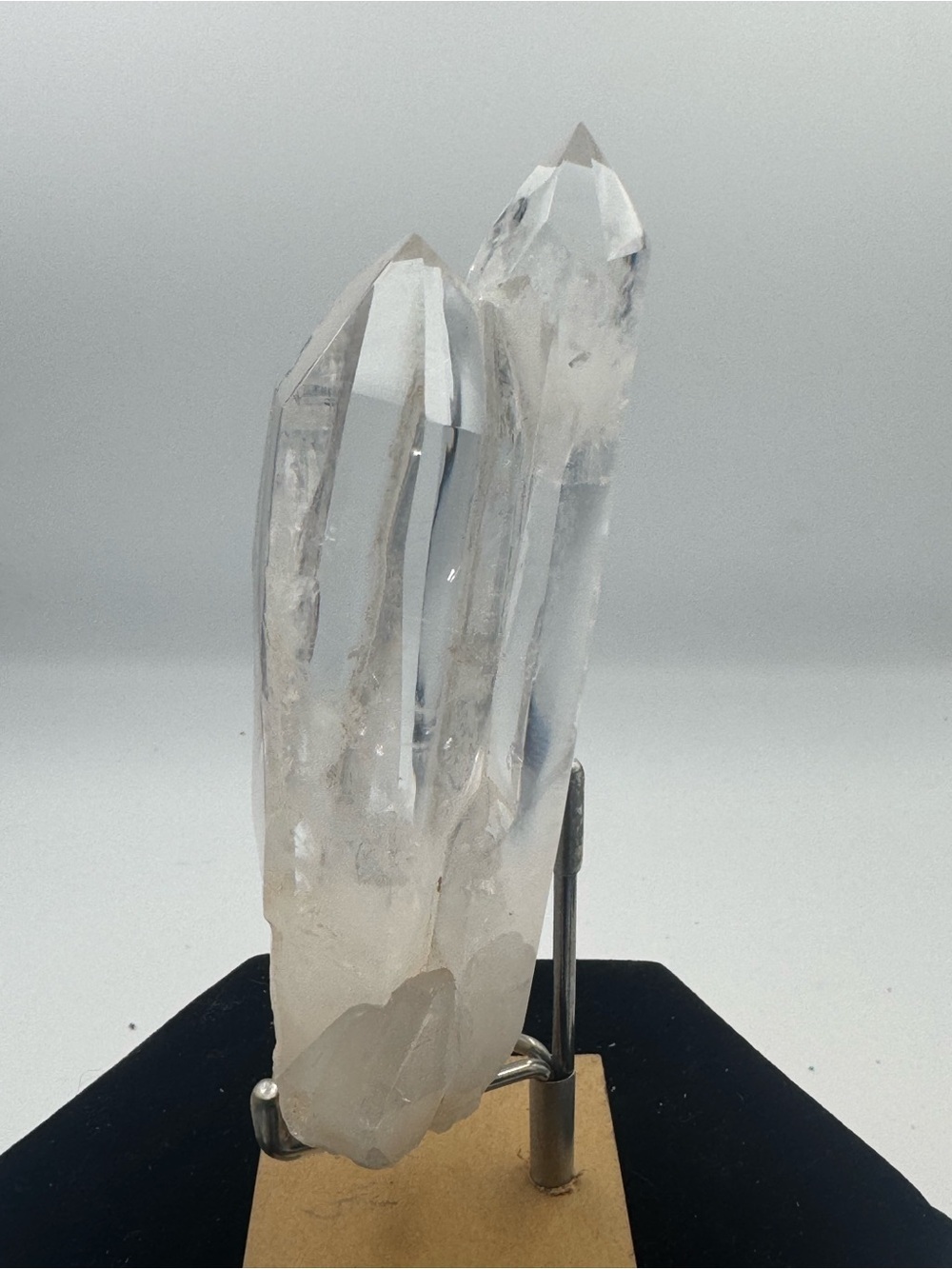 Clear Quartz Twins (Brazil) - Picture 3 of 6